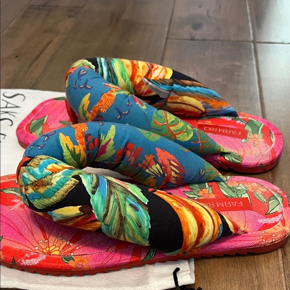 Farm Rio Puffy Sandals - Picture 4 of 7